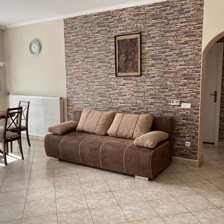 Kristaly Apartman Егер Екстериор снимка