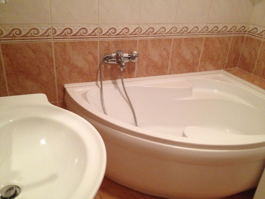Kristaly Apartman Егер Екстериор снимка